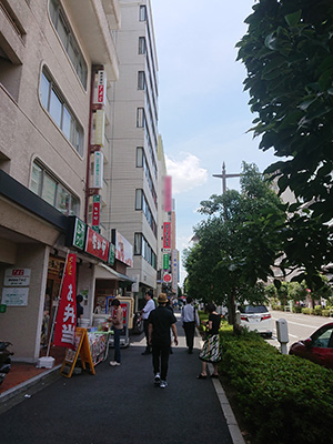 東京有数の商業地に「いきなり!」って感じで現れる いきなり!フーゾク